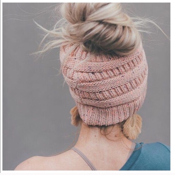 Messy Bun ponytail Beanie - Picture 2 of 3